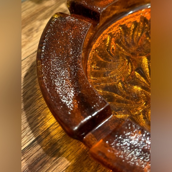 Vintage Depression Era Amber Glass Round 7” Diameter Ashtray Heavy Flame Design - Picture 4 of 5